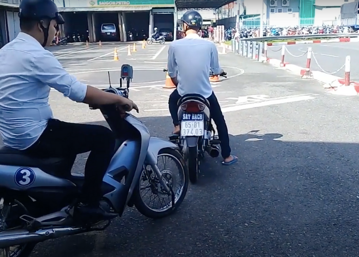 Dự thi sát hạch lái xe máy ở Thường Tín