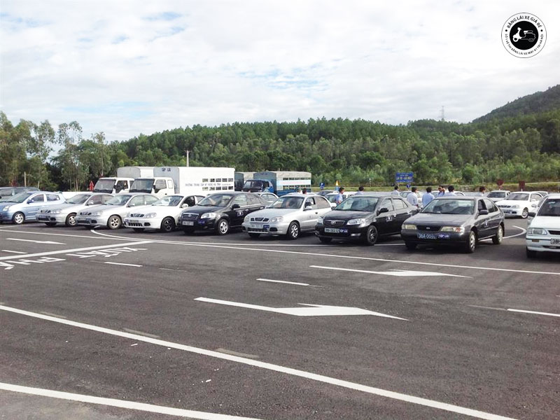 hoc-bang-b1-ha-tinh-truong-trung-cap-ky-nghe-banglaixegiare