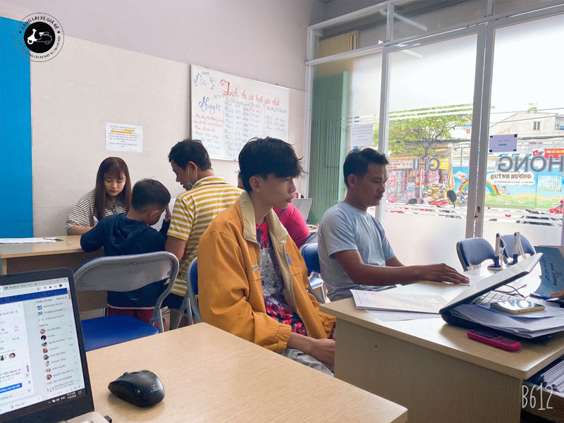 dang-ky-thi-lai-bang-lai-xe-a1-banglaixegiare