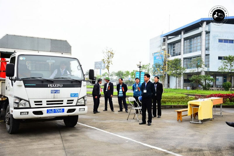 hoc-bang-c-bao-nhieu-tien-banglaixegiare