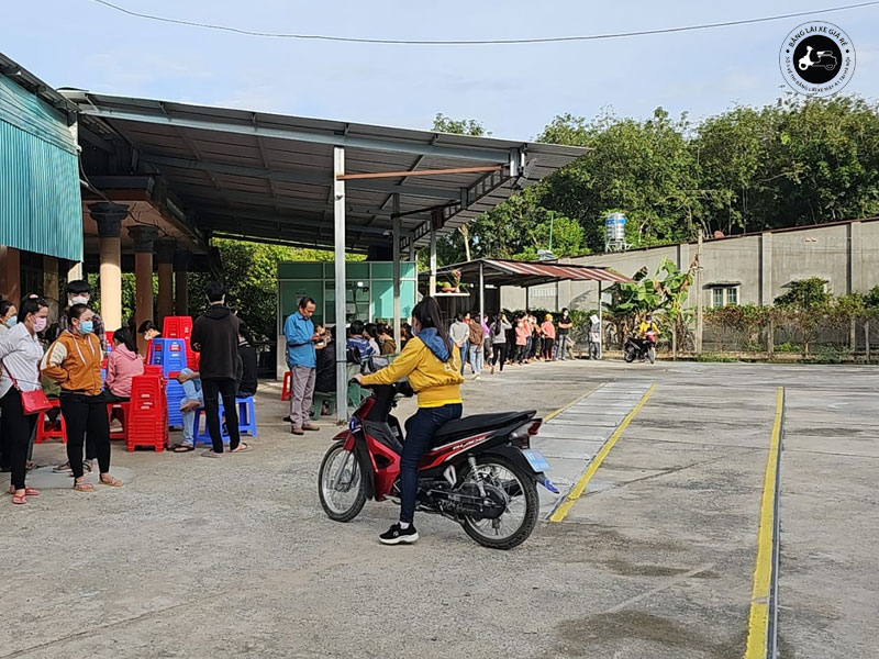 thi-bang-lai-xe-may-tay-ninh-nhat-tri-banglaixegiare