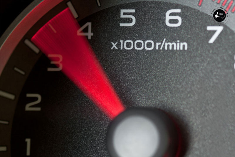 vong-tua-may-dung-xe-ngang-doc-b2-banglaixegiare