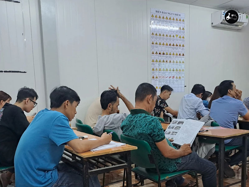 ly-thuyet-thi-bang-a2-tai-ha-noi-banglaixegiare