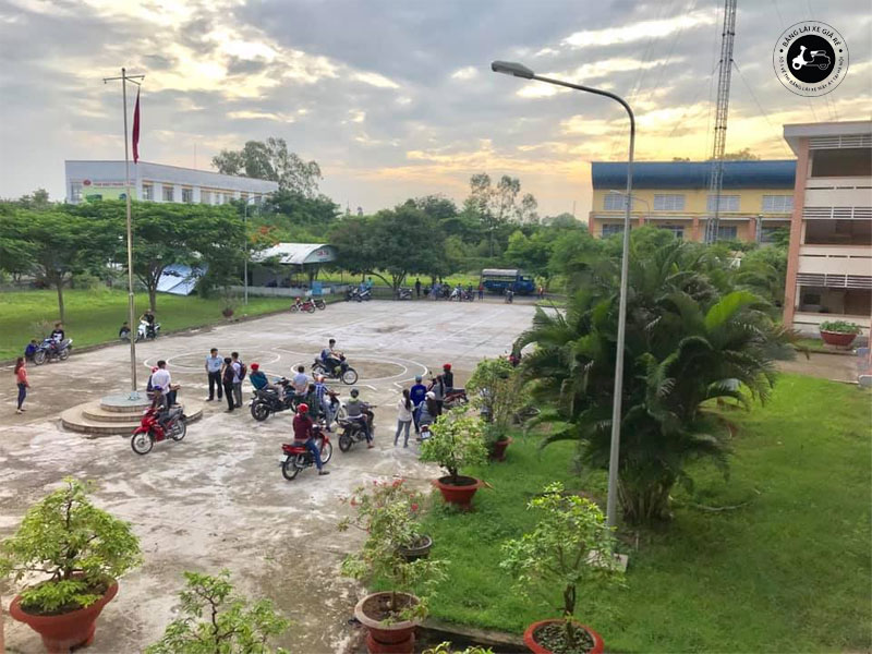 thi-bang-lai-xe-may-dong-thap-banglaixegiare