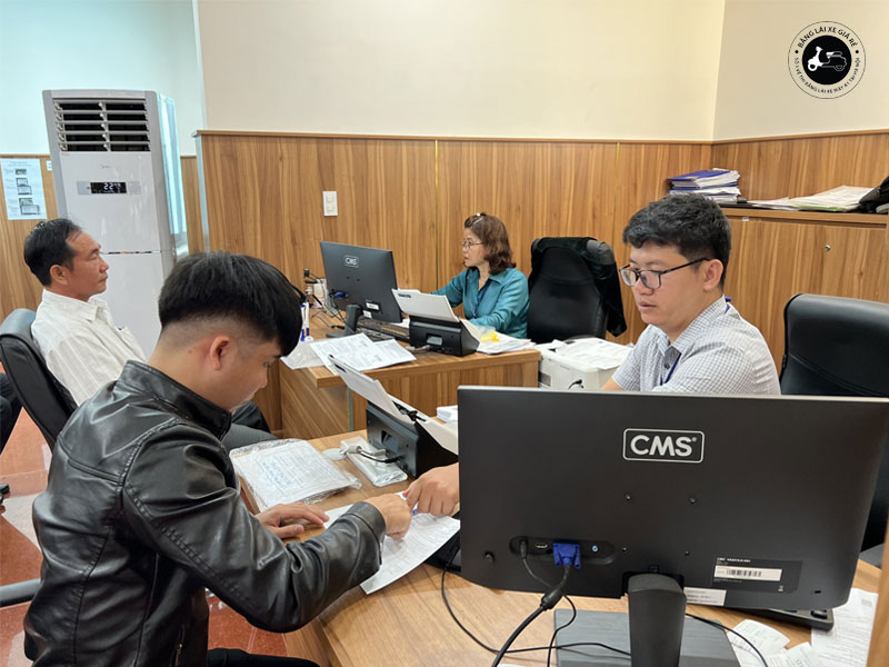 doi-giay-phep-lai-xe-truc-tiep-banglaixegiare