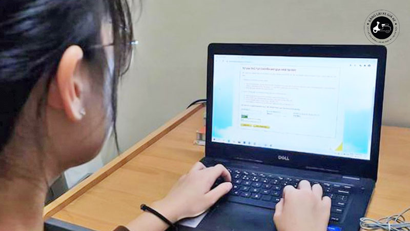 thumbnail-doi-giay-phep-lai-xe-online-banglaixegiare