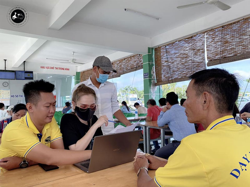 truong-hai-dang-ky-thi-bang-lai-xe-may-o-ben-tre-banglaixegiare