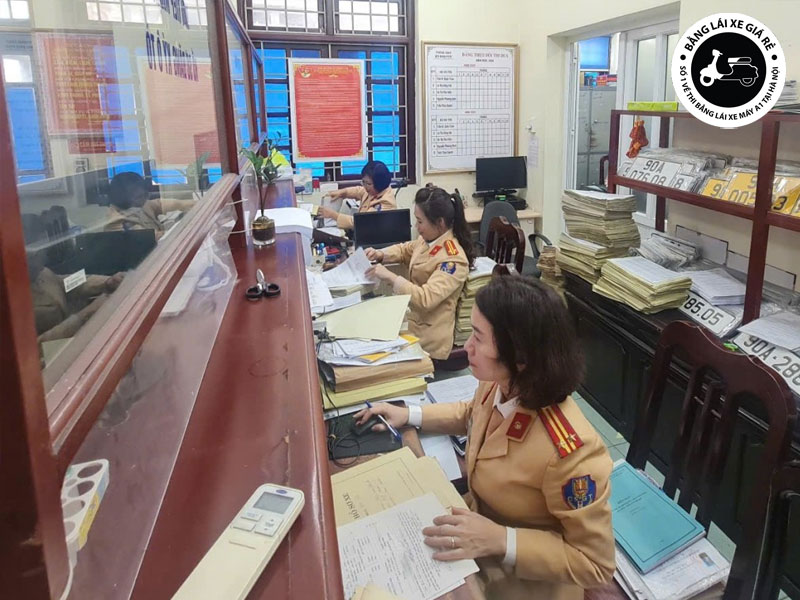 nhung-dia-diem-doi-giay-phep-lai-xe-tai-tp-hcm-banglaixegiare