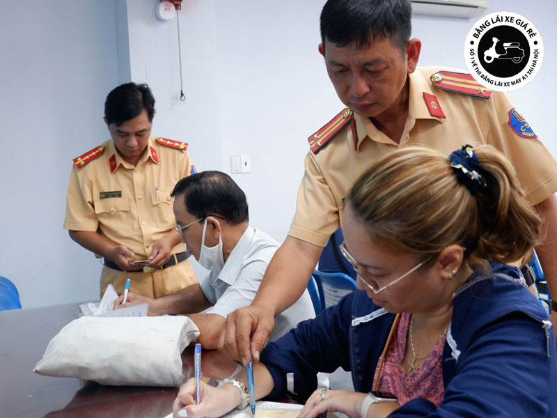 nhung-luu-y-ban-nen-can-nhac-truoc-khi-doi-giay-phep-lai-xe-banglaixegiare