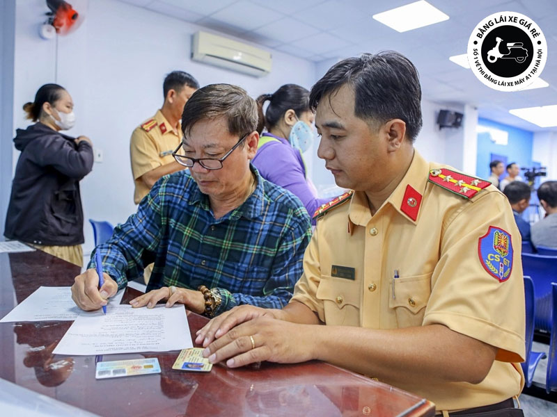 quy-trinh-doi-giay-phep-lai-xe-chi-tiet-ma-ban-nen-tham-khao-banglaixegiare