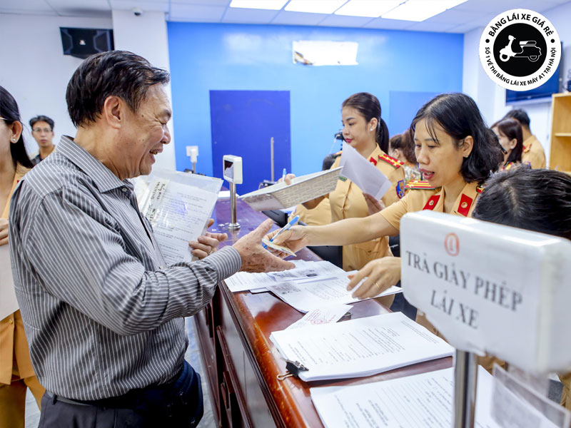 vi-sao-phai-cap-doi-giay-phep-lai-xe-banglaixegiare