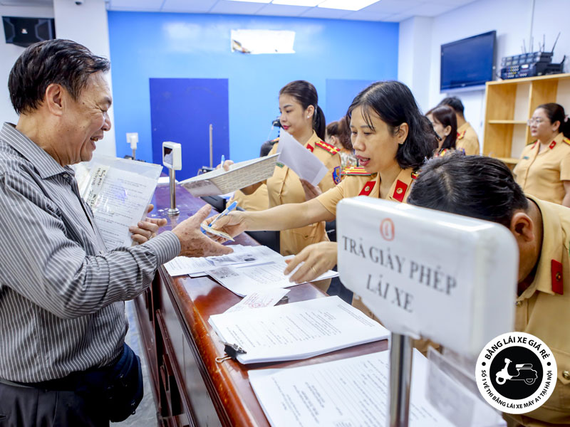 doi-giay-phep-lai-xe-co-ton-phi-khong-banglaixegiare